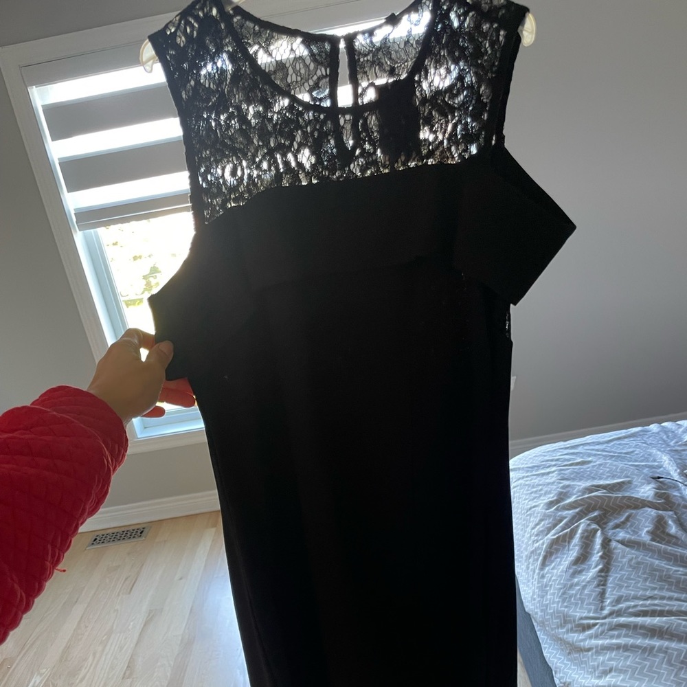 Beautiful brand new dress with lace with tag rw&co dress